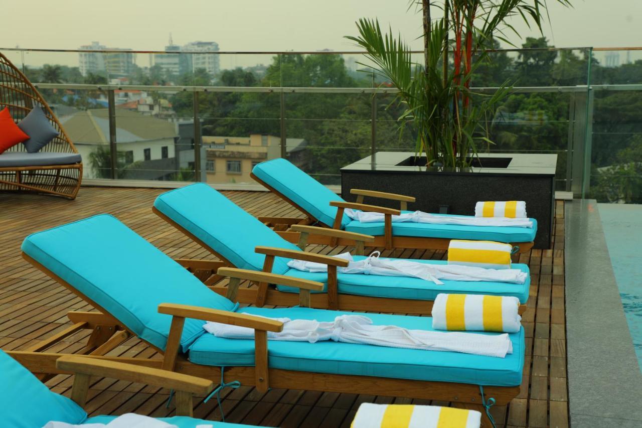 Coral Isle Hotel Kochi Buitenkant foto