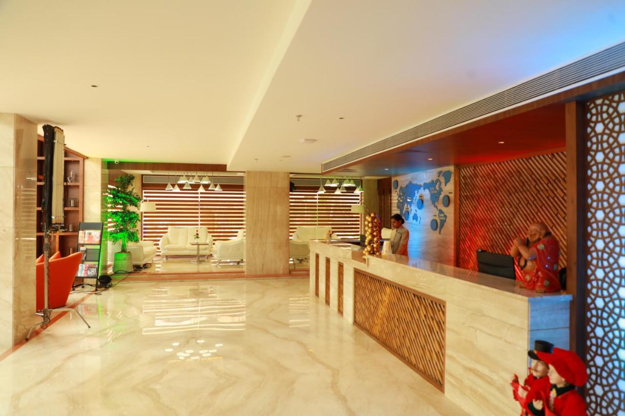 Coral Isle Hotel Kochi Buitenkant foto