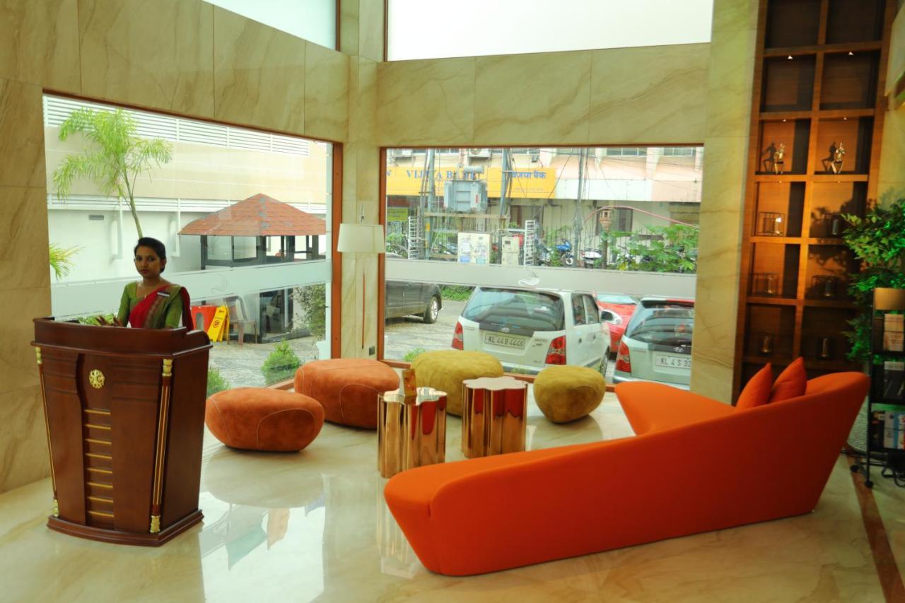 Coral Isle Hotel Kochi Buitenkant foto